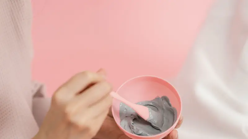 Bol de mélange décolorant et pinceau d'application